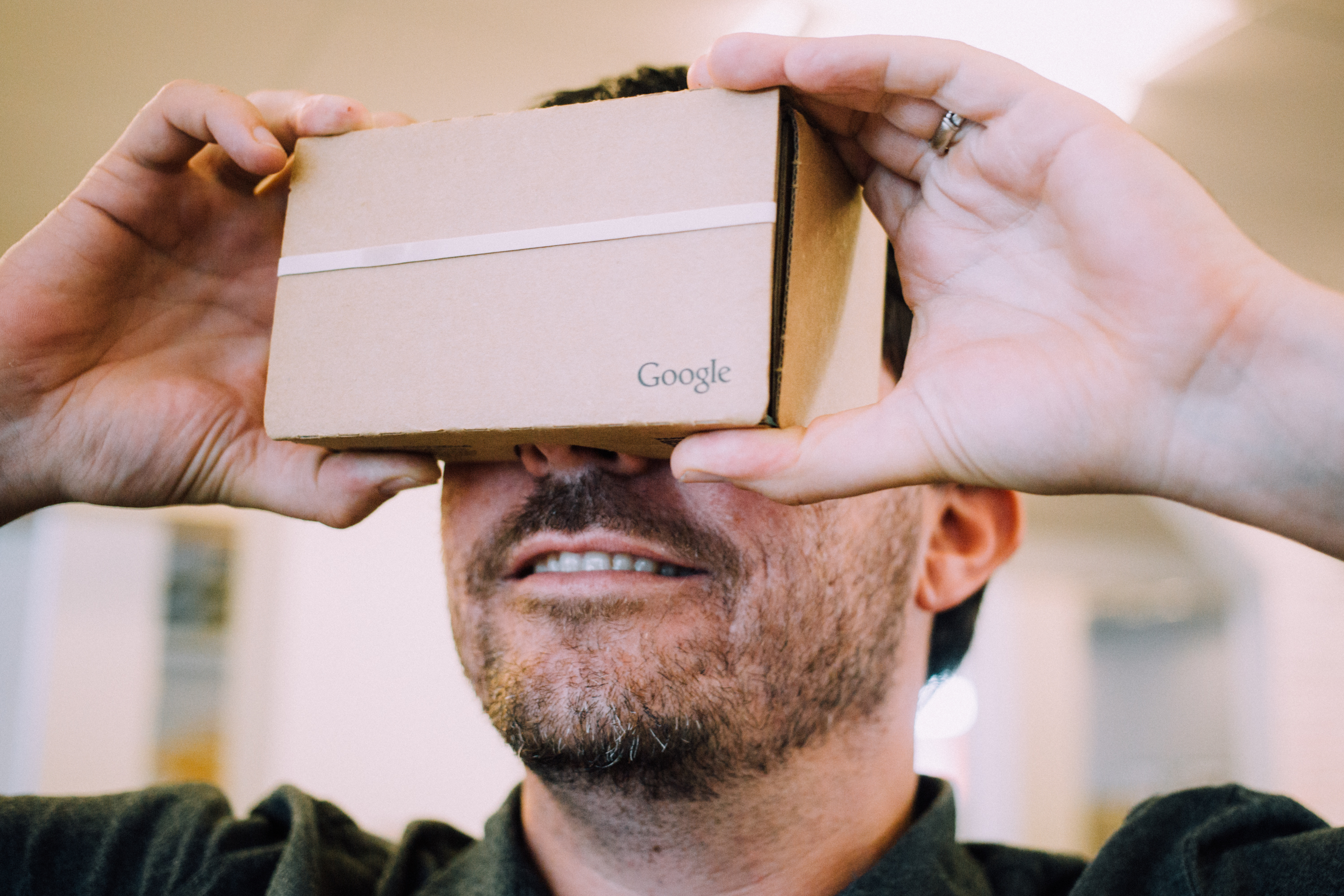 「Google Cardboard」のバージョン2.0。2016年のGoogle I/Oで、3.0は登場するのか。