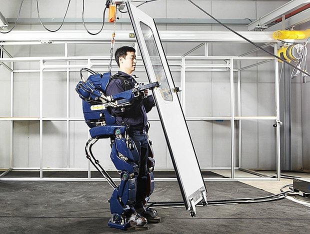 現代自動車が、「アイアンマン」風のウェアラブルロボットスーツの写真を公開。