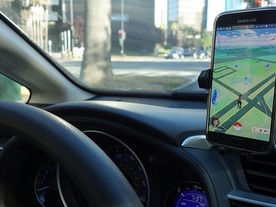 運転中の「Pokemon Go」で衝突事故も--ニューヨークの都市が注意喚起