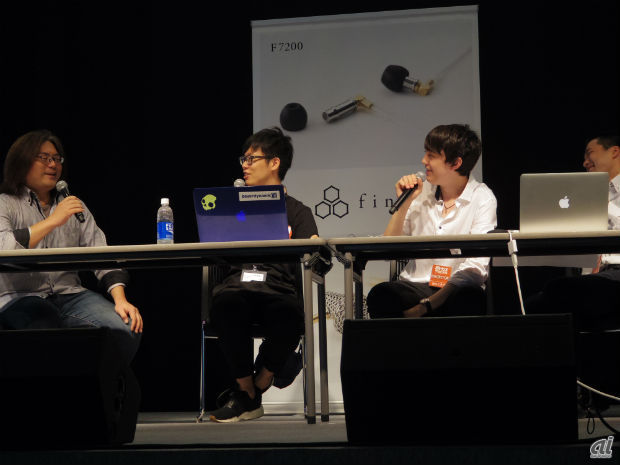 「ポタフェス2016」で開催されたイベントの様子。左から野村ケンジ氏、e☆イヤホンの西亮太氏、S’NEXTの松永輝人氏、Jの森圭太郎氏