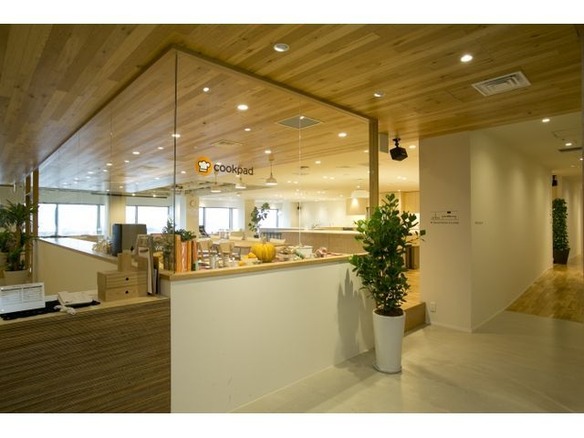 食が同居するオフィス「クックパッド」--会社の顔は“人が集まるキッチン”