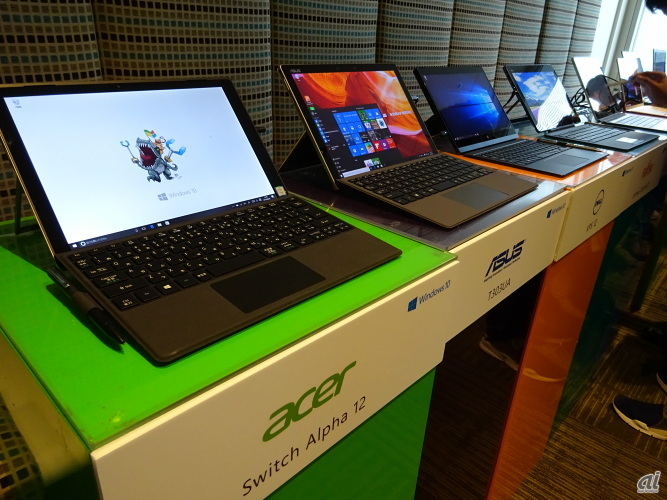 Windows 10を搭載した2 in 1デバイスの展示も行われた