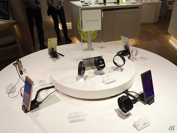 　モバイルコーナーでは、スマートフォン「Xperia」とアクセサリなどを展示。