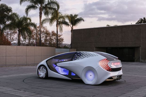 　もちろん、未来の自動車は自動運転車になるので、Concept-愛iは人工知能（AI）のほか、自動車が車内および車外の人間とコミュニケーションをとれるように支援する各種テクノロジも備える。