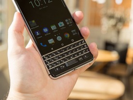 BlackBerryの巻き返しなるか--物理キーボード搭載スマートフォン「KEYone」