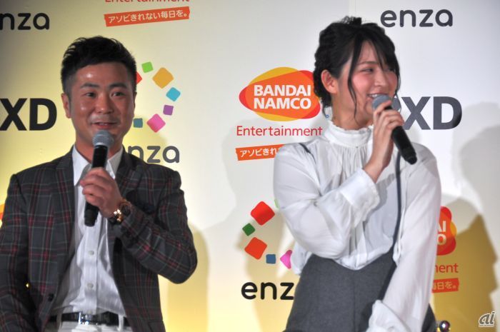 ゲストとして登壇したカラテカの入江慎也さん（左）と、鈴木咲さん（右）。
