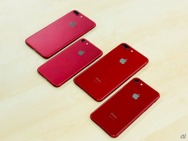 　iPhone 7シリーズ（奥）とiPhone 8シリーズ（手前）。