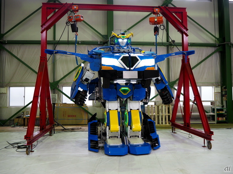 全長約4メートルのロボットだ。重さは1695kg。関節数は49