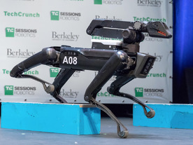 Boston Dynamics、4足歩行ロボット「SpotMini」を2019年に発売へ