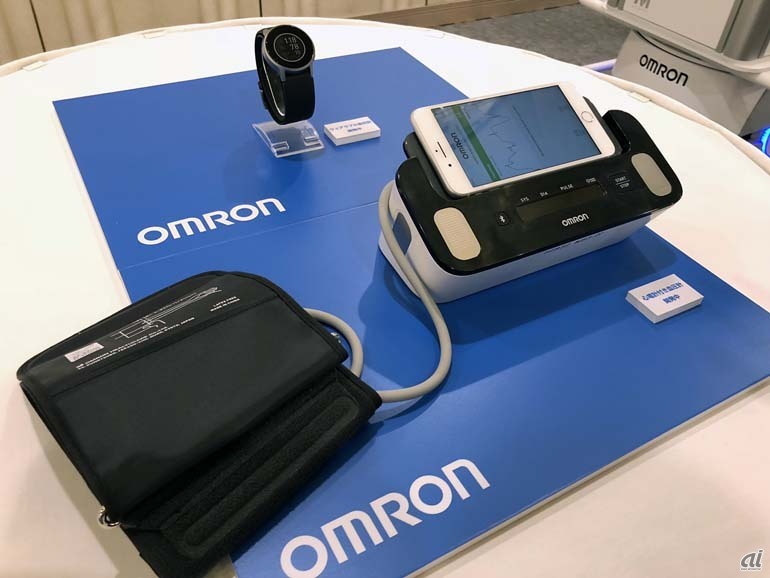 米国で2018年度より販売開始予定のウェアラブル型の血圧計とモバイル心電計