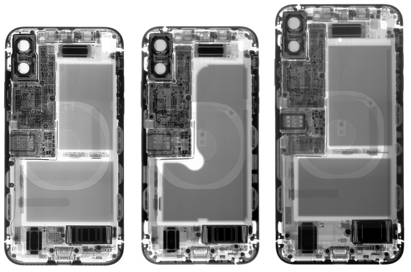 iPhone X（左）、iPhone XS（中）、iPhone XS Max（右）（出典：iFixit）