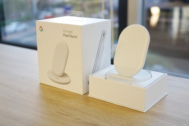 　ワイヤレス充電器「Google Pixel Stand」。9504円。