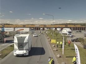 スウェーデンEinride、自動運転EVトラック「T-pod」の公道試験を開始