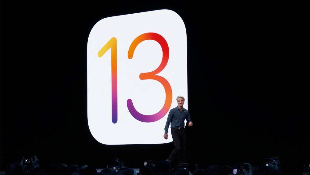 iOS 13発表の様子