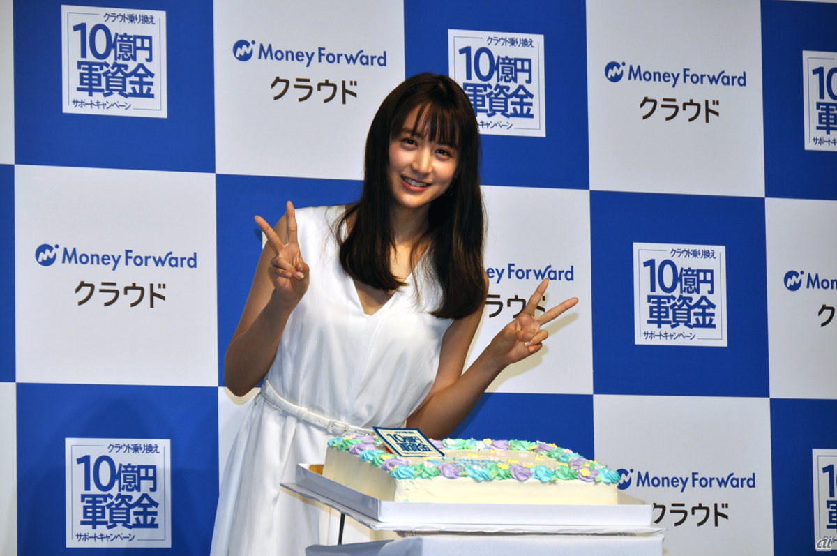 7月18日が山本さんの誕生日ということで、サプライズでお祝いのケーキも贈られた