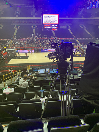 8Kカメラ1台は、観客席の位置から全体を俯瞰する映像を撮影を担う