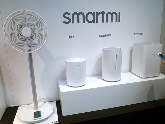 Smartmi （スマートミー）の空気清浄機。左端はバッテリを内蔵した扇風機「SmartmiDC扇風機」
