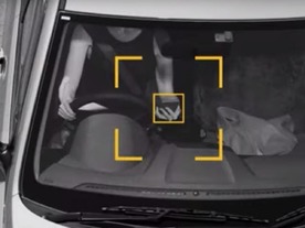 運転中のスマホ使用をAIカメラで検知、取り締まり強化--豪州で