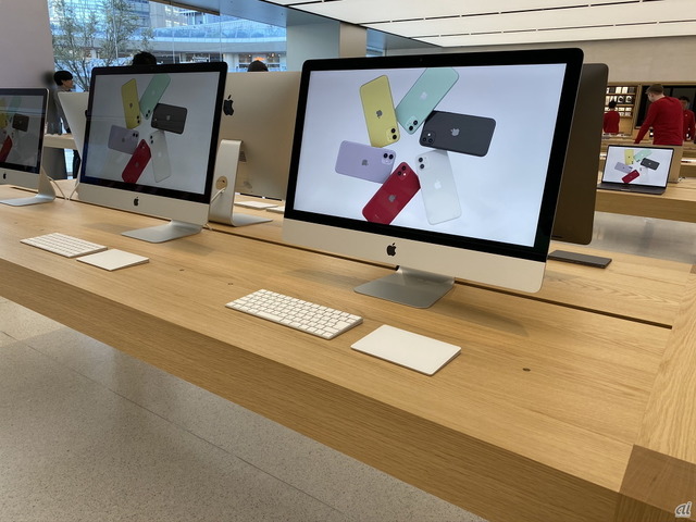 　iMacも展示されている。