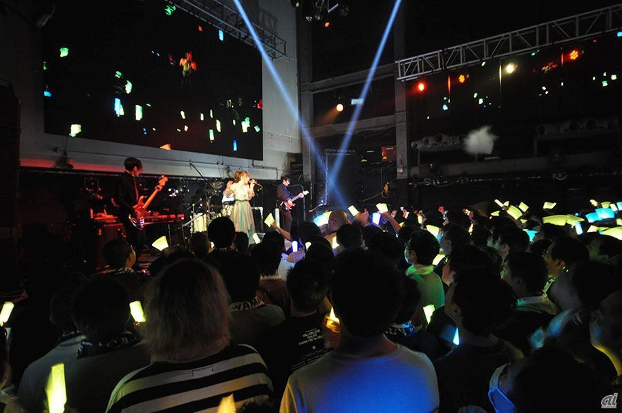 12月13日と14日、渋谷道玄坂にある「WOMB」にてライブが開催。クラウドファンディングによる支援によって実現した