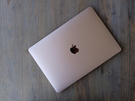 MacBook Airレビュー--リモートワークや遠隔授業に強い、シンプルなオールインワン