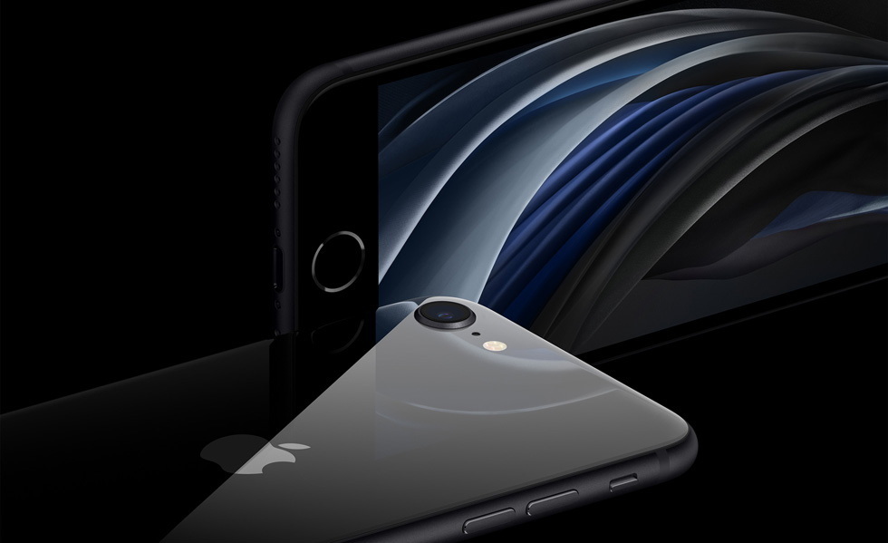 iPhone SEは航空宇宙産業で使われているものと同じグレードのアルミニウムと、前面を黒で統一した耐久性の高いガラスを使ったデザインを特長とする