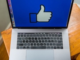 デスクトップ版Facebookの新デザインが正式公開--ダークモードも導入