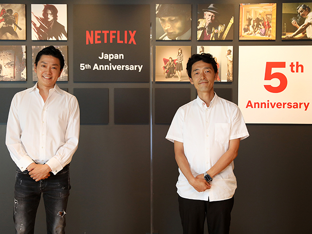 左から、Netflix コンテンツ・アクイジション部門ディレクターの坂本和隆氏と「今際の国のアリス」で監督を務める佐藤信介氏