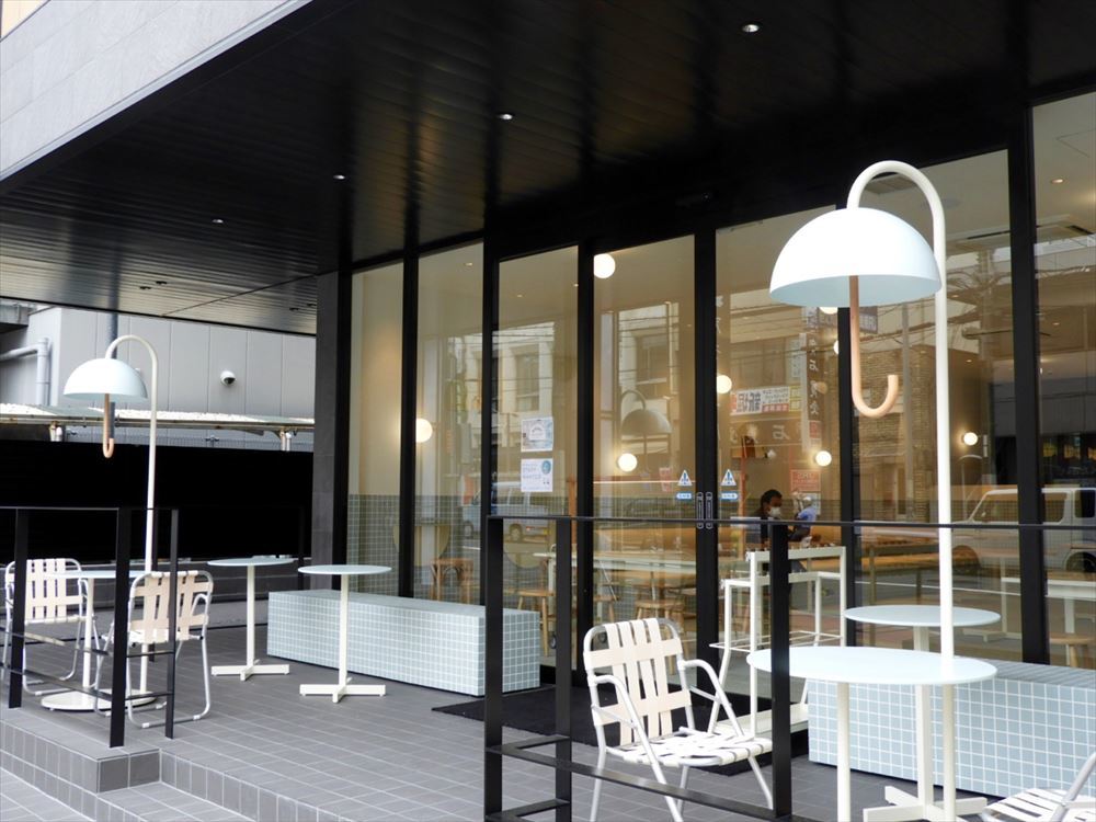 1階のレストラン兼カフェ「おてんきパーラー」は奈良の人気カフェがプロデュースしている。