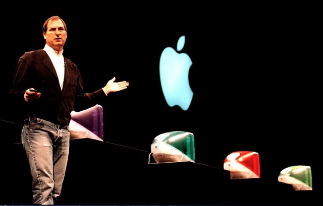  　1999年1月7日、サンフランシスコで開催された「Macworld」で、当時Appleの暫定最高経営責任者（CEO）だったSteve Jobs氏がiMacの新カラーを5色発表した。