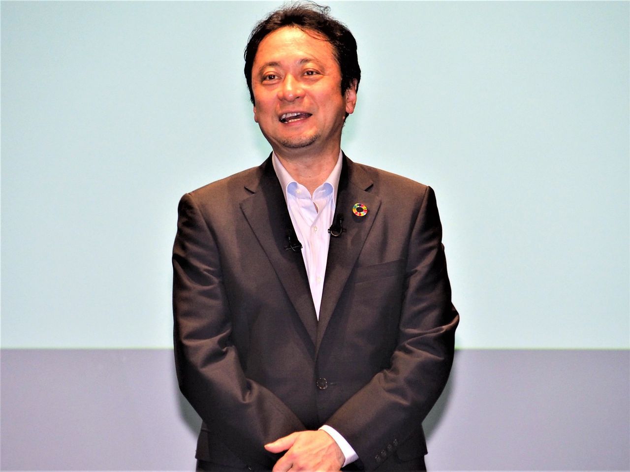 決算説明会に登壇するソフトバンク代表取締役社長執行役員兼CEOの宮川潤一氏