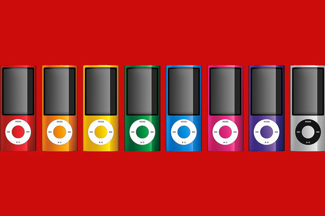 第5世代iPod nano

　2009年に第5世代のiPod nanoが登場した。新しくカメラとマイクが内蔵されている。
