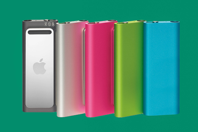 第3世代iPod shuffle

　2009年のうちに第3世代iPod shuffleに新色が追加され、サイズもさらに小さくなった。ストレージ容量は2GBか4GBで、運動中に使うカジュアルなリスナーをターゲットにしていたようだ。