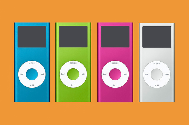 第2世代iPod nano

　第2世代iPod nanoは2006年に発売された。4色展開で、最大ストレージ容量は8GBだ。