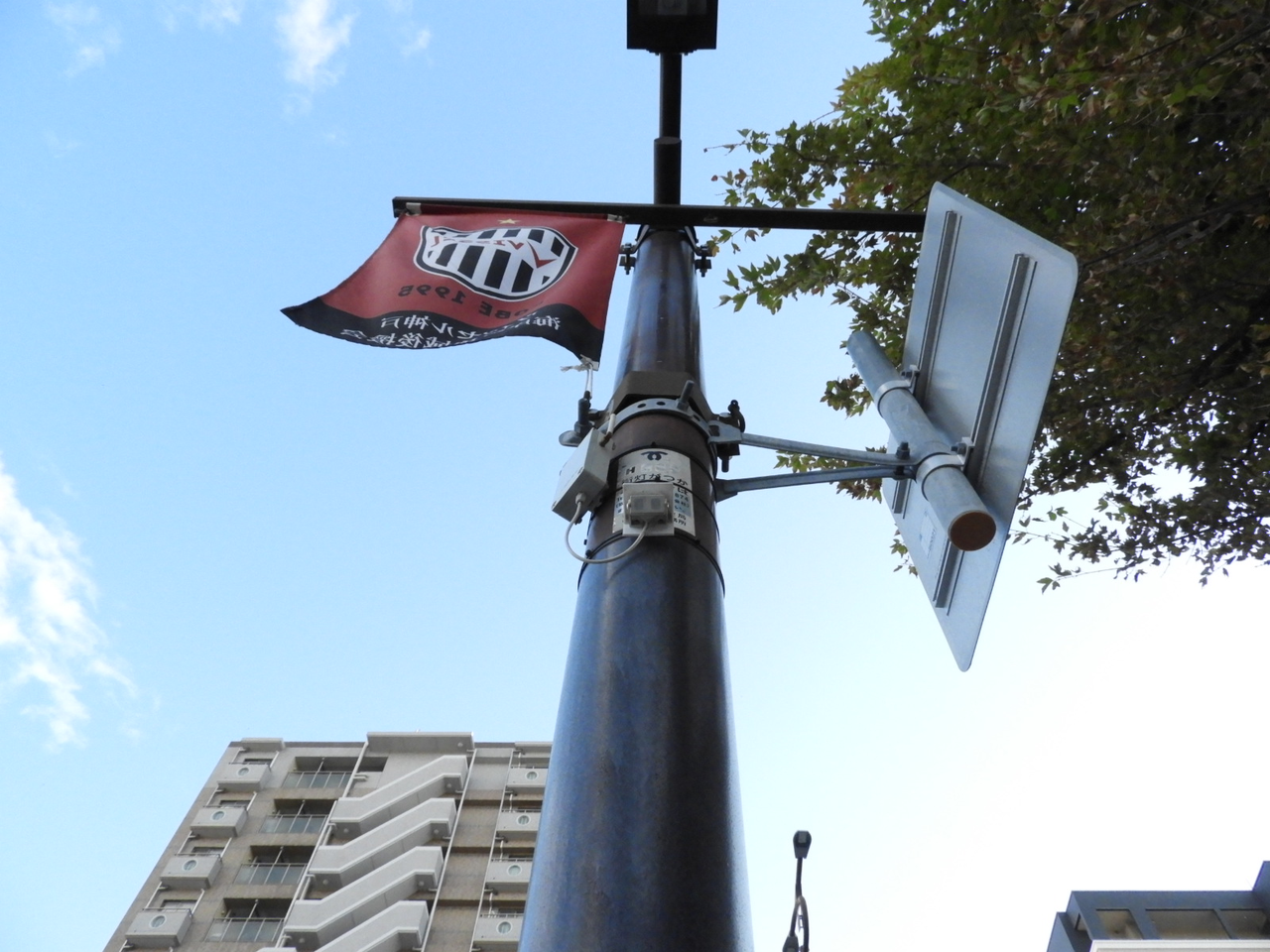 スタジアム周辺にある焦電センサーは神戸市の許可を得て設置されている