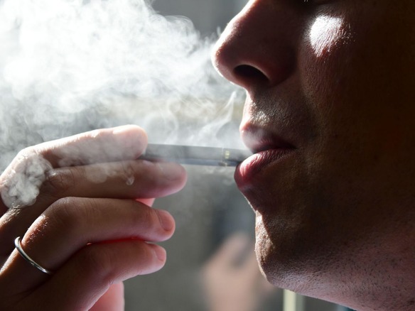 Juulの電子タバコ、米FDAによる販売禁止を裁判所が一時差し止め