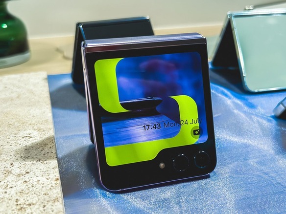 サムスン「Galaxy Z Flip5」ハンズオン--外側ディスプレイの大型化でさらに便利に