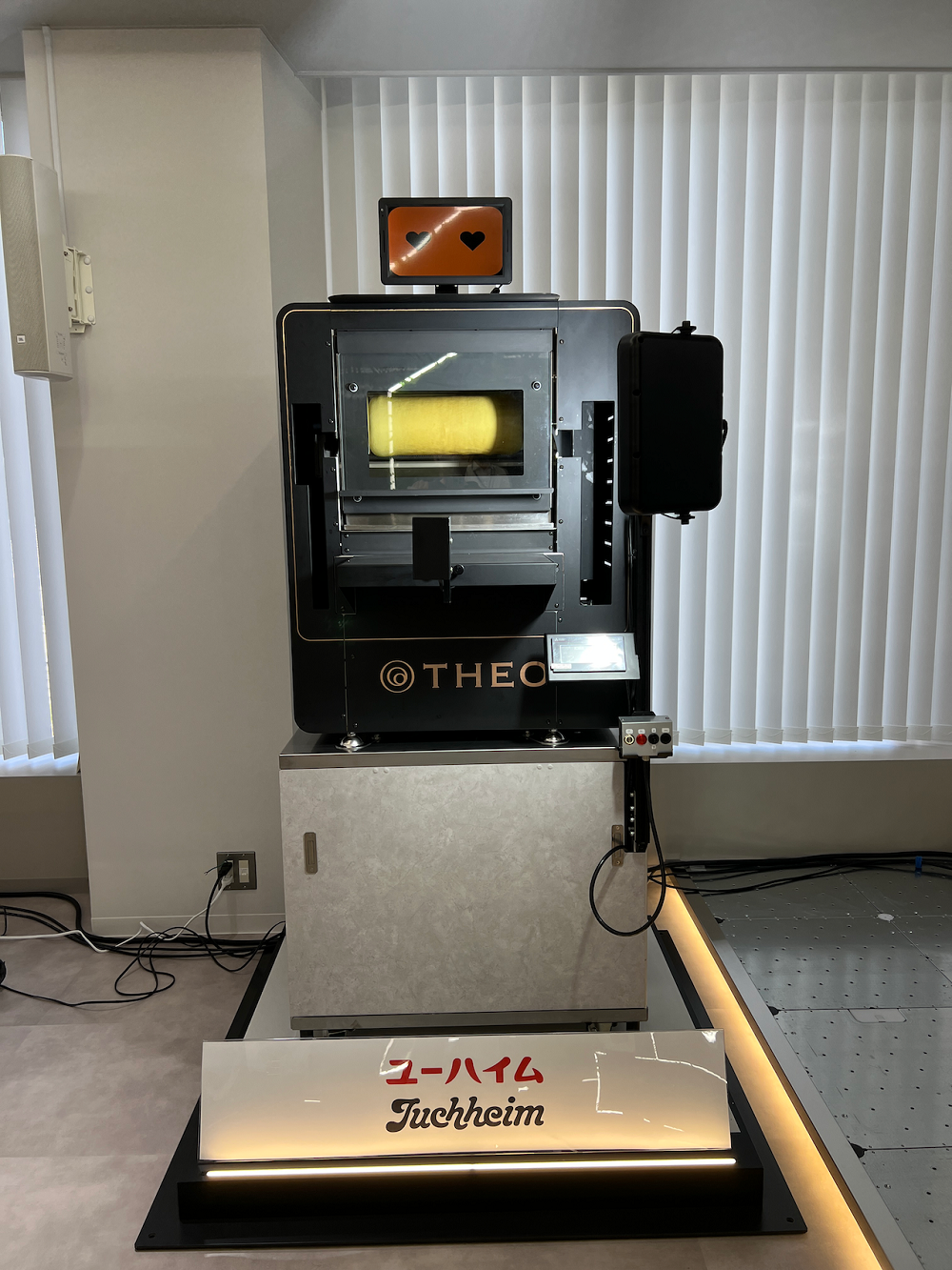 ユーハイムのバームクーヘンAIロボット「THEO（テオ）」のAIはレドモンドのラボで開発された