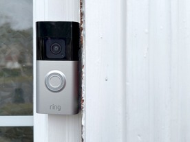 ドアベルカメラのRing、警察が防犯カメラの映像を要求できるツールを廃止