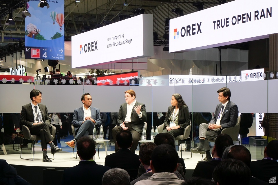 NTTドコモはオープンRAN技術を海外の携帯電話会社に提供する事業を強化するため、「OREX」ブランドを立ち上げ推進を図っている