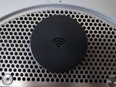 เปิดฝาด้านล่างของ ตัว Mac mini รุ่นใหม่นี้ รับรอง Wireless LAN ระบบ 802.11n