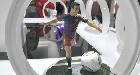 Huaweiのサッカーボール型モデム、ぜひ欲しい！蛇足ながらフィギュアは同じシリーズ製品っぽい