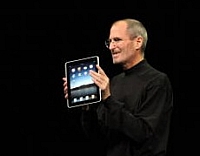 1月にiPadを発表したときのApple最高経営責任者（CEO）Steve Jobs氏。決算報告の電話会議に2年ぶりに登場した。