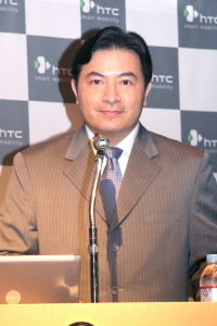 HTCの戦略を説明するHTC Nipponのデビッド コウ氏