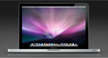 MacBook Proは、15インチLEDバックライトディスプレイとガラス製マルチタッチトラックパッドを搭載