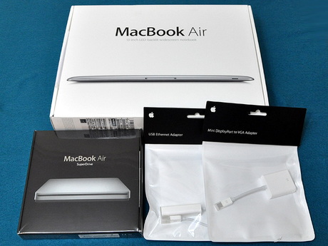 お借りすることになったMacBook Airと周辺機器一式