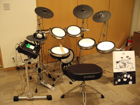 　新開発のドラムパッドの採用により、打感と静粛性を飛躍的に進化させた、ヤマハの電子ドラム「DTX950K」。