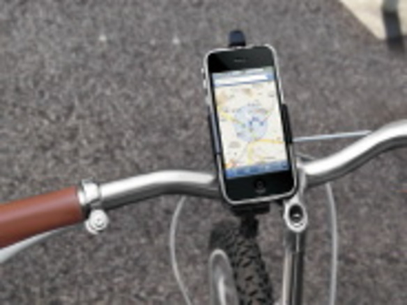 自転車やクルマでiPhoneをナビに--フォーカル、iPhone専用アダプタを発売