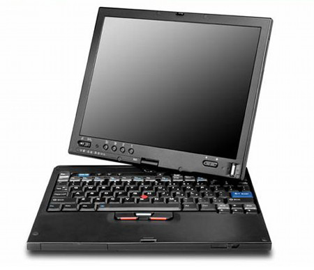 　レノボが2005年7月に発売したタブレットPC「ThinkPad X41 Tablet」。安定性や堅牢性に定評があるノートPC「ThinkPad X41」にタブレット機能を搭載したもので、IBMのPC事業がレノボに売却された後の初のPCとして話題になった。OSにWindows XP Tablet PC Edition 2005 正規版 SP2を搭載する。電磁誘導式デジタイザーペンで操作するため、画面に指が触れても誤作動することはなかったという。大きさは幅274mm×奥行き266mm×高さ29〜32mm、重さが1.87kg。価格は24万9000円。現在は販売されていない。