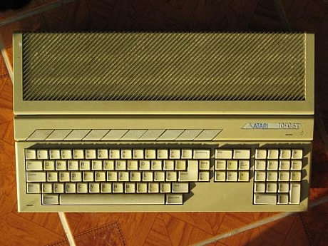 　「Atari 1040STE」の上面